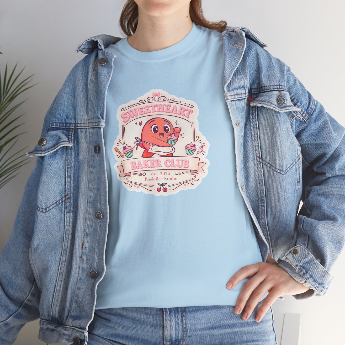 Sweetheart Baker Club T-shirt – Moji Friend Liefde | Cosy Café kawaii shirt