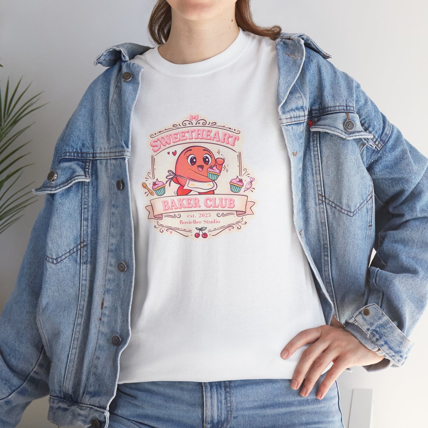Sweetheart Baker Club T-shirt – Moji Friend Liefde | Cosy Café kawaii shirt