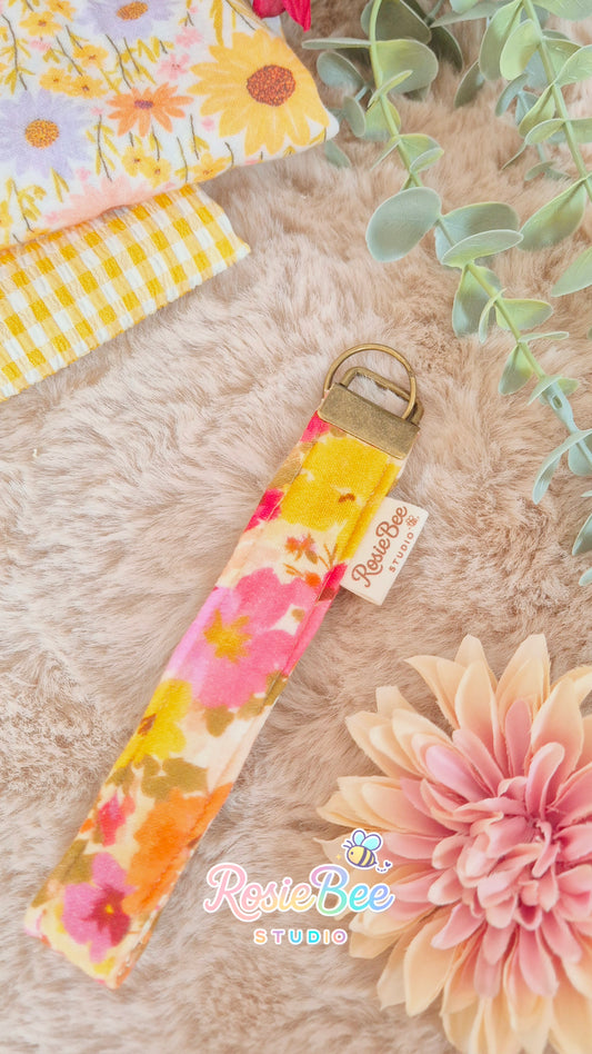 handgemaakte wristlet summer bloom bloemenprint rosiebee studio pastel polsbandje sleutels
