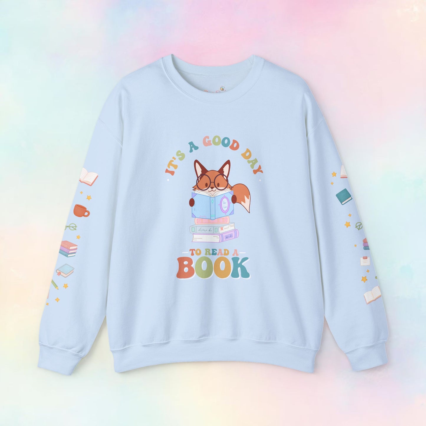 Schattige crewneck trui met lezende vos en boeken – boekenliefhebber trui van RosieBee Studio
