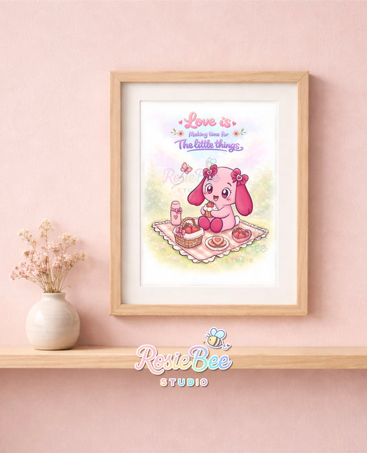 Art print van Moji Friend Liefde met de quote “Love Is Making Time for the Little Things”. Verkrijgbaar in A4, A5 en A6 en gedrukt op stevig 230 g/m² canvas fotopapier.
