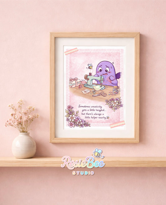 Moji Friend Angst art print met naaimachine, sewing scene en quote about creativity in pastel roze stijl.