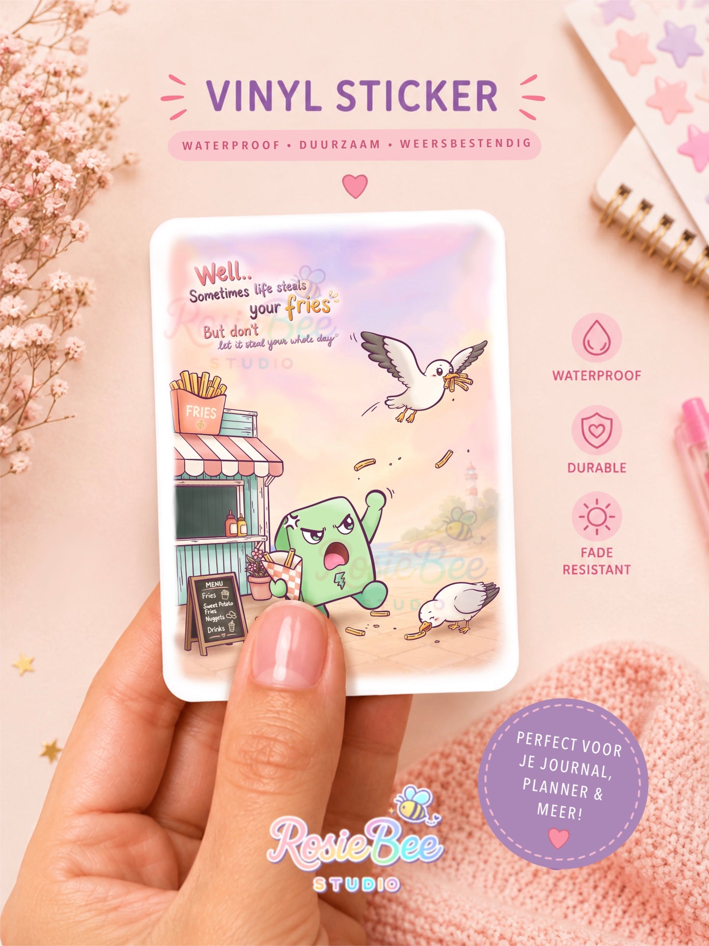 Vinyl sticker van Moji Friend Boosheid met de quote “Sometimes Life Steals Your Fries”. Verkrijgbaar in mini en standaard formaat met matte of glossy afwerking. Geschikt voor journals, planners, laptops en waterflessen.
