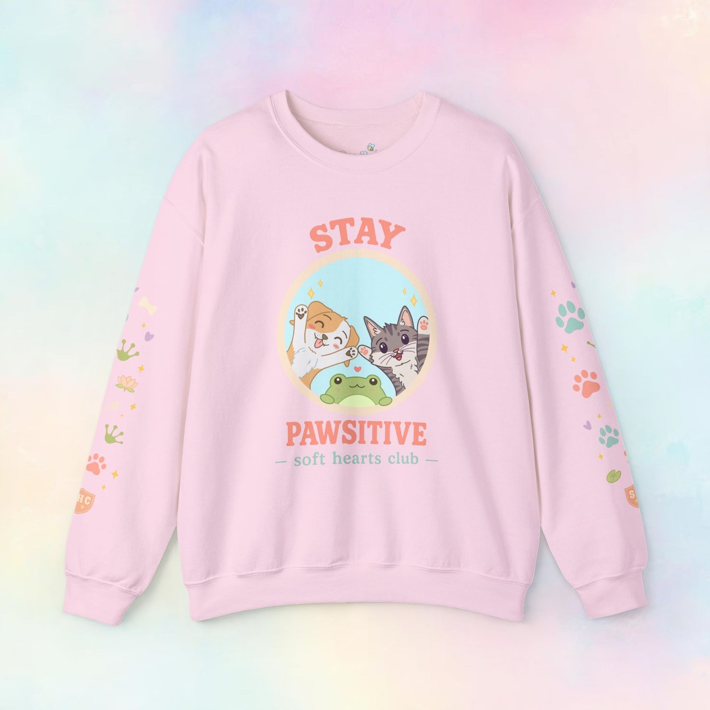 Kawaii pastel trui met Stay Pawsitive tekst en schattige dieren – kat, hond en kikker sweater van RosieBee Studio
